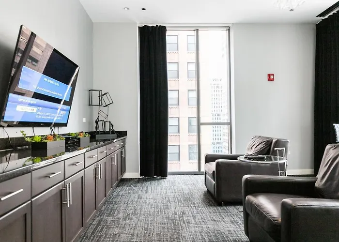 Apartment Loop W Gym Pool Lounge 1 Block From L Chi-701 *