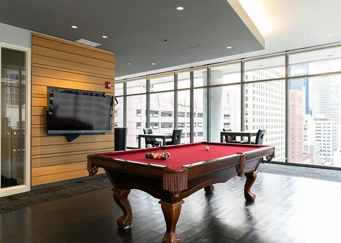 Apartment Loop W Gym Pool Lounge 1 Block From L Chi-701 Chicago